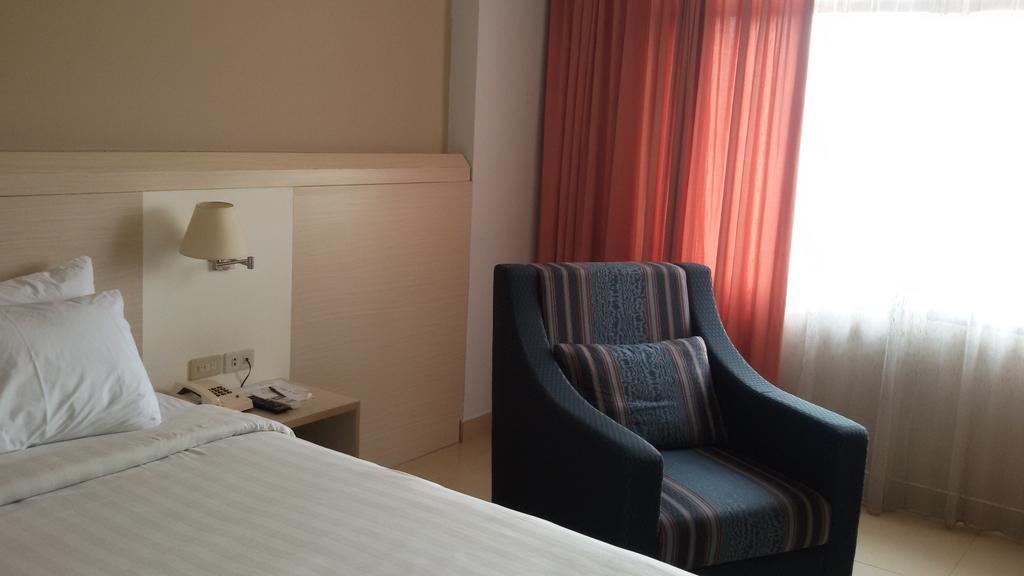 Hotel Sandjaja Palembang Exterior foto